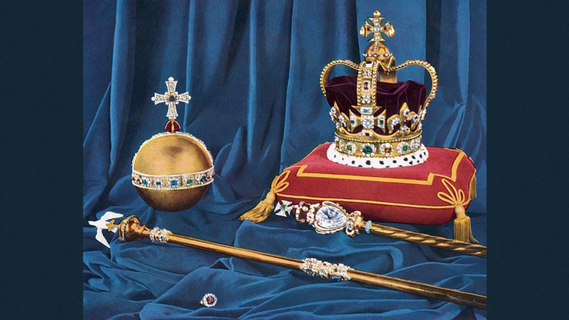 La corona di Saint Edward, l'anello (l'unione con l'Inghilterra) e i simboli del potere (il globo, lo scettro con la croce e lo scettro con la colomba) utilizzati durante la cerimonia di incoronazione del Re d'Inghilterra